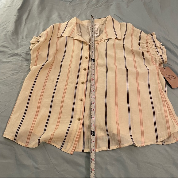 NEW Eden & Olivia Women’s Cream Striped Button Front Blouse Short Sleeve Size L - Picture 8 of 8